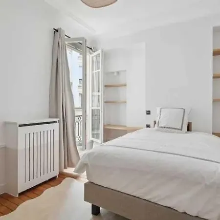 Beautiful In The Heart Of The 16th Arrondissement Apartment Paris